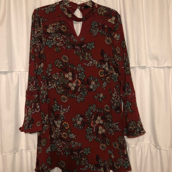 Blu Pepper Floral Keyhole Dress - Picture 1 of 8